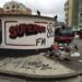 Gente inescrupulosa tomó como basurero público frente de emisora Superior 88.3 FM