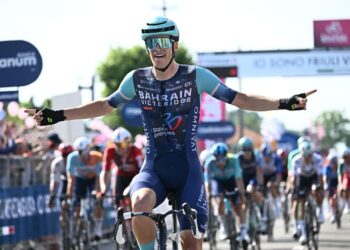 Segaert se lleva el premio a la astucia en Novi Ligure, Afonso sigue de rosa