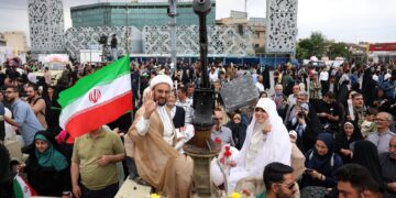 Los iraníes, en el limbo de ni guerra ni paz y a la espera de que “pase algo”