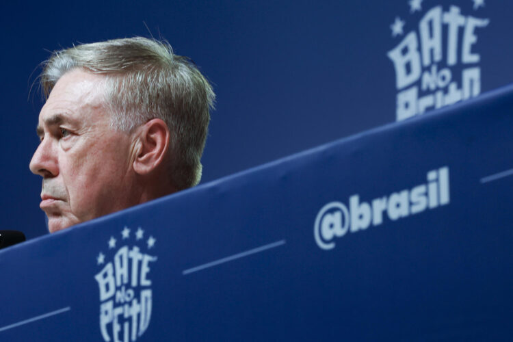 Imagen de archivo del seleccionador de Brasil, Carlo Ancelotti, habla en una rueda en Rio de Janerio (Brasil). . EFE/ Antonio Lacerda