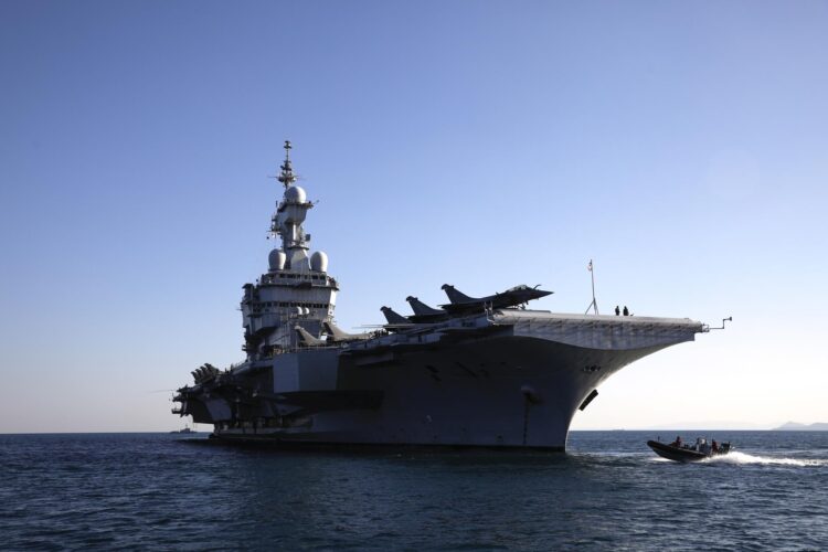 FOTO ARCHIVO.  Portaaviones Charles de Gaulle. EFE/EPA/COSTAS BALTAS / POOL POOL[POOL]