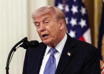 Trump afirma que Cuba «está pidiendo ayuda» y va a responder con diálogo