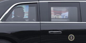 Donald Trump abandona Pekín tras concluir su visita de Estado a China