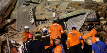 El Servicio Geológico de Estados Unidos estima que podrían haber miles de muertos tras los sismos de 7.2 y 7.5
