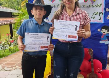 Liceo Dalla Costa triunfa en el concurso «La Voz Liceísta» 