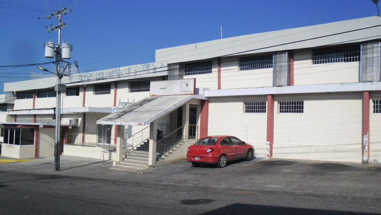 En el Hospital Pedro Emilio Carrillo de Valera muchas fallas resaltando la escasez el agua.