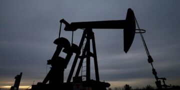 El petróleo de Texas cae más de un 5 % tras el acuerdo de paz entre EE. UU. e Irán