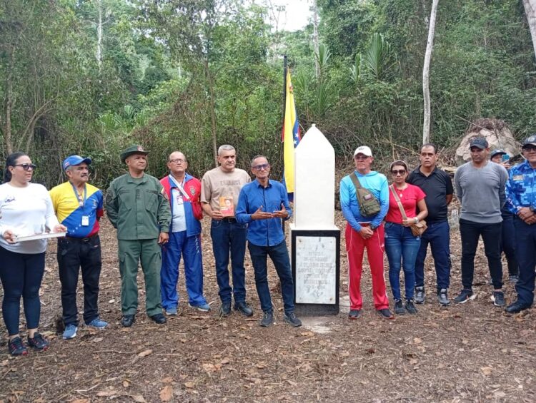 Monolito que recuerda el sitio donde efectuó el encuentro bélico.