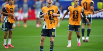 Nahuel Molina entra por Montiel y Scaloni mantine a Lautaro, Alaba titular en Austria