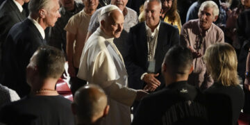 El papa lleva mensaje de esperanza a cárcel de Brians 1: «El pasado no condena el futuro»