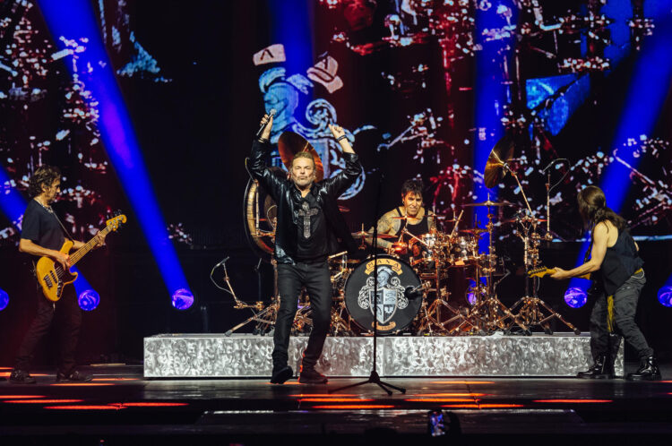 Fotografía cedida este jueves, por el grupo de rock mexicano Maná de sus integrantes durante un concierto en Ciudad de México (México). EFE/ Maná /SOLO USO EDITORIAL/NO VENTAS/ SOLO DISPONIBLE PARA ILUSTRAR LA NOTICIA QUE ACOMPAÑA (CRÉDITO OBLIGATORIO)