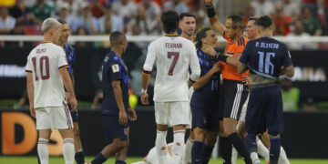 0-1. España primera y adiós de Uruguay