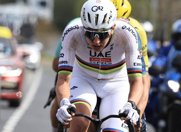 El ciclista esloveno Tadej Pogacar (UAE Team Emirates - XRG), en una imagen del pasado 12 de abril, durante una prueba. EFE/ CHRISTOPHE PETIT TESSON