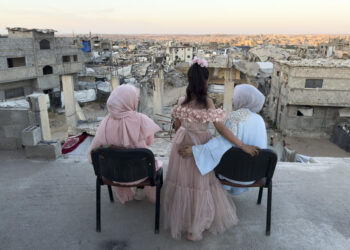 Cerca de las tropas en Gaza y ajenos al circuito humanitario: «La zona está abandonada»
