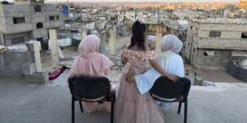 Cerca de las tropas en Gaza y ajenos al circuito humanitario: «La zona está abandonada»