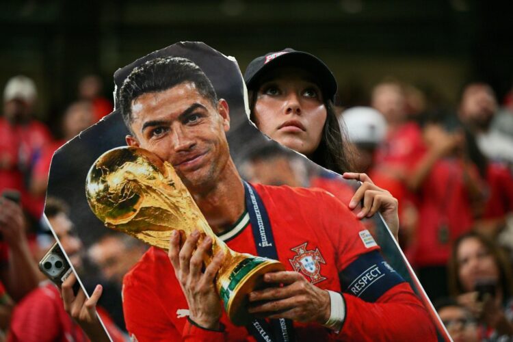 El portugués Cristiano Ronaldo es el rey de las redes sociales entre los futbolistas. EFE/EPA/SAM WASSON