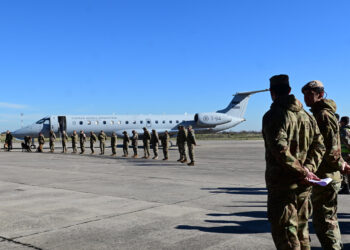 Argentina envía un primer grupo de brigadistas y perros de rescate a Venezuela