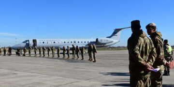 Argentina envía un primer grupo de brigadistas y perros de rescate a Venezuela