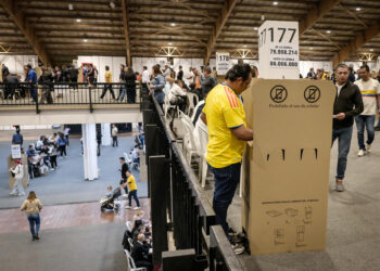 La segunda vuelta electoral en Colombia tuvo una participación récord del 63,59 %