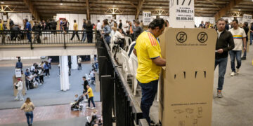 La segunda vuelta electoral en Colombia tuvo una participación récord del 63,59 %