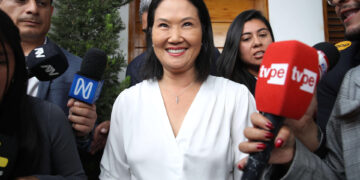 Fujimori vuelve a situarse por delante de Sánchez en la recta final del escrutinio en Perú