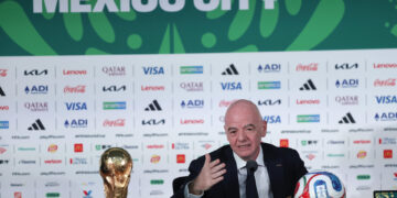 Infantino asegura estar «feliz de ver a Irán» en el Mundial pese a las tensiones