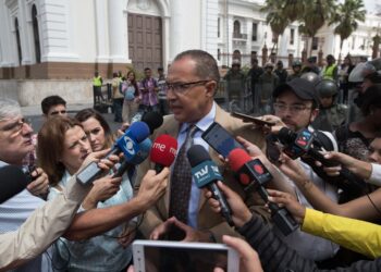 Regresa a Venezuela el líder opositor Richard Blanco, colaborador de María Corina Machado