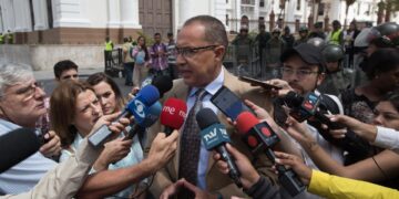 Regresa a Venezuela el líder opositor Richard Blanco, colaborador de María Corina Machado
