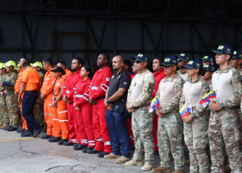 Un equipo élite de 61 rescatistas de Panamá viaja a Venezuela
