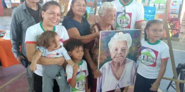 Unas palabras para: Ana Aurelia  |  Por: Orlando Rosales