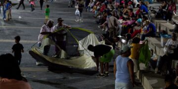 La incertidumbre de vivir en la calle, una noche en Caracas luego del terremoto