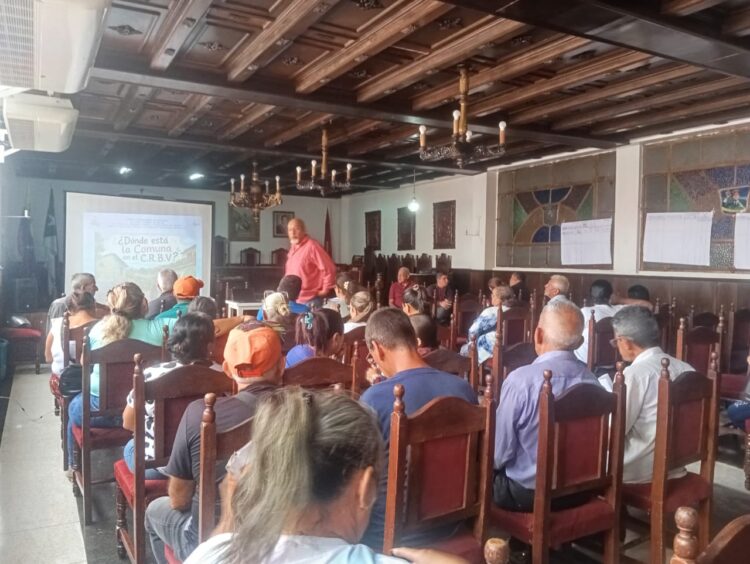 Jorge Antequera: La comuna es un proyecto constitucional