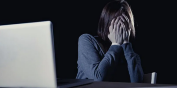 Mujeres en roles públicos en Iberoamérica enfrentan violencia digital