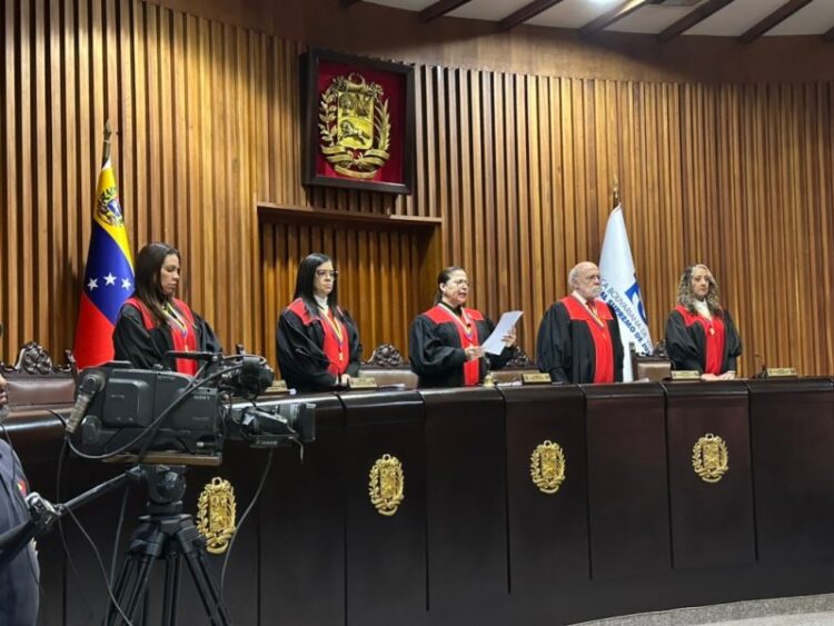 El documento de estado de conmoción debe ser sometido a revisión por parte del Tribunal Supremo de Justicia. Foto Cronica.Uno