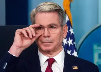 Secretario del Tesoro de EE UU afirma que una «nueva Venezuela» realizará sus operaciones comerciales en dólares