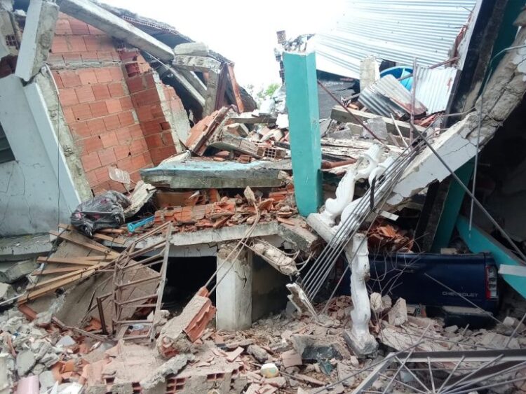 9 personas fallecieron en Morón (Foto: José López)