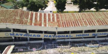 Una veintena de fallecidos y un centenar de heridos tras el terremoto de 7,8 en Filipinas