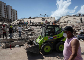Delcy Rodríguez promete nuevas viviendas antes de que finalice el año, tras el doble terremoto