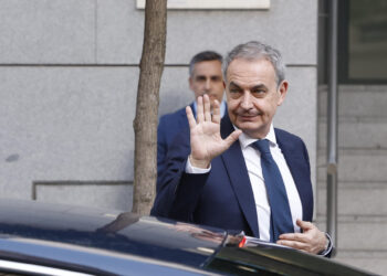 Zapatero niega al juez que ejerciera influencia para favorecer a la aerolínea Plus Ultra
