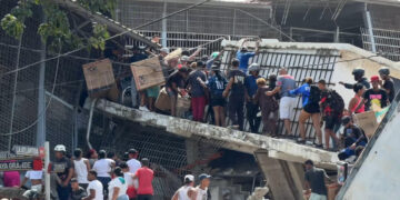 Caos y desolación en La Guaira, una ciudad destrozada por los derrumbes en Venezuela