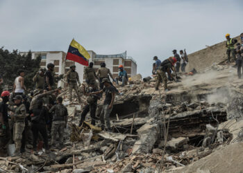 La búsqueda avanza en horas críticas en Venezuela con 1.450 muertos ya por los terremotos