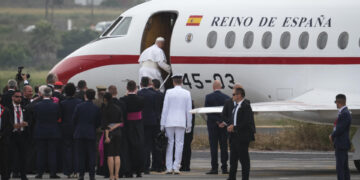 León XIV llega a Roma tras la avería del avión papal en el final de su viaje a España