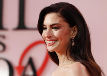 Anne Hathaway anuncia que está embarazada de su tercer hijo