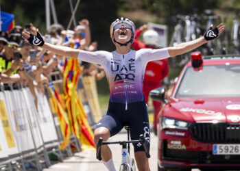 Paula Blasi se corona en Barcelona y Marianne Vos se regala la última etapa al esprint