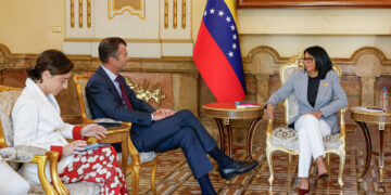 Venezuela y Organización Ítalo-Latinoamericana evalúan cooperación internacional