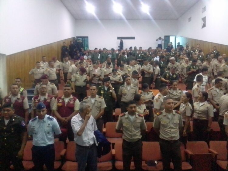 Castrenses y civiles fueron participes del diálogo