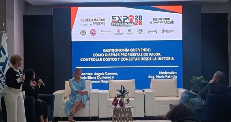Panel de la conferencia “Gastronomía que vende: cómo diseñar propuestas de valor, controlar costos y conectar desde la historia” (Foto: Dayrí Blanco)