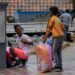 Trabajo infantil en Venezuela: uno de cada ocho adolescentes abandona la escuela para generar ingresos