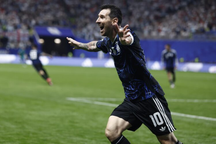Lionel Messi celebra tras un gol de la Albiceleste durante el partido de semifinales de la Copa Mundial de la FIFA 2026 entre Inglaterra y Argentina, en Atlanta, EE. UU., 15 de julio de 2026. EFE/EPA/WILL OLIVER