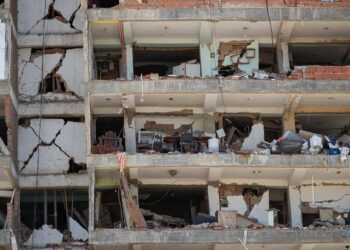 Del rescate a la remoción de escombros, un mes de los sismos en la zona cero de Venezuela
